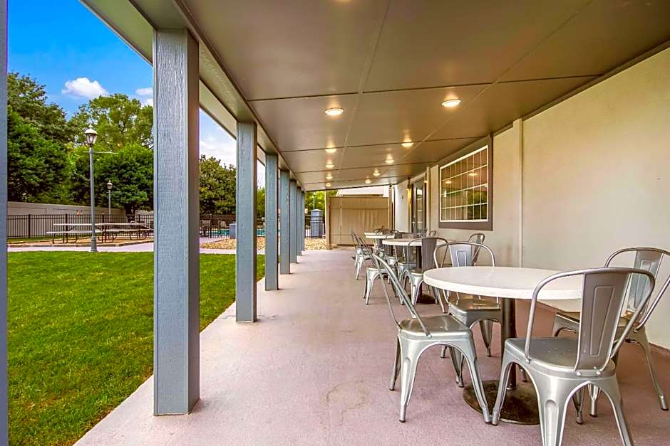 District 3 Hotel, Ascend Hotel Collection