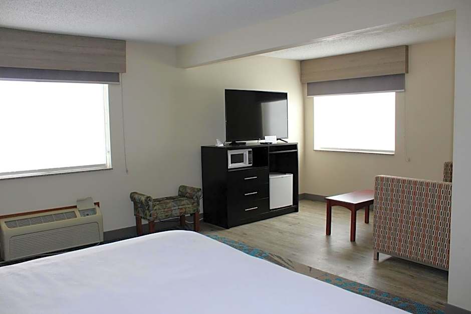 Reston Inn & Suites