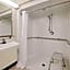 Baymont by Wyndham Battle Creek Downtown