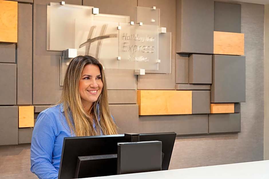 Holiday Inn Express Hotel & Suites Pembroke Pines Sheridan Street By IHG