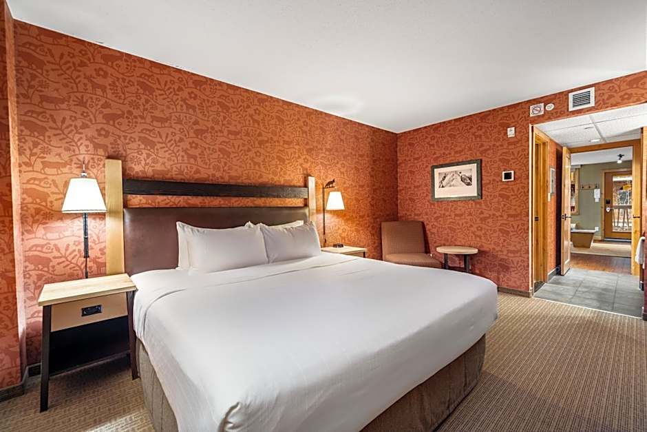 Fox Hotel And Suites