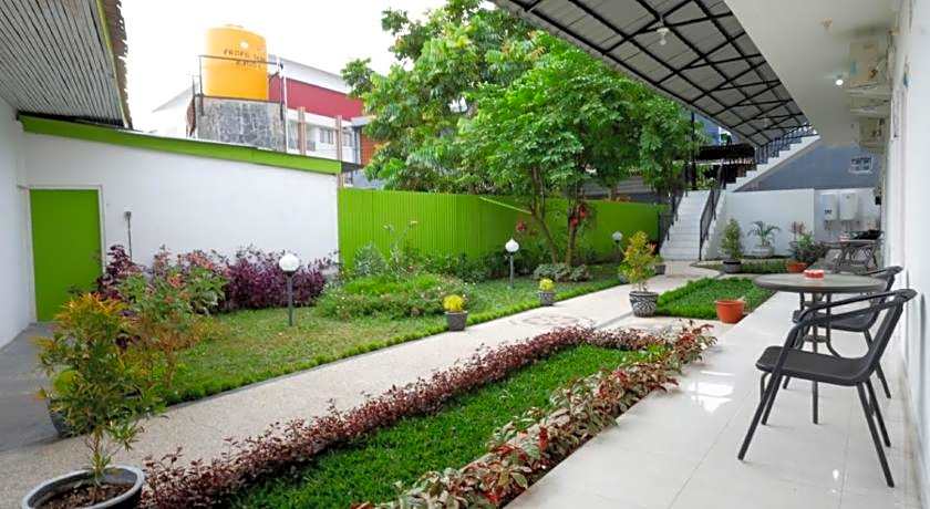 RedDoorz near Mataram University