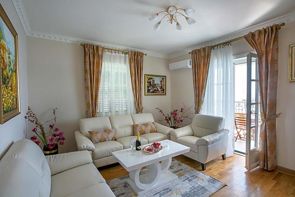 Montesan Luxury Apartment Beach Front