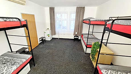 6-Bed Mixed Dormitory Room