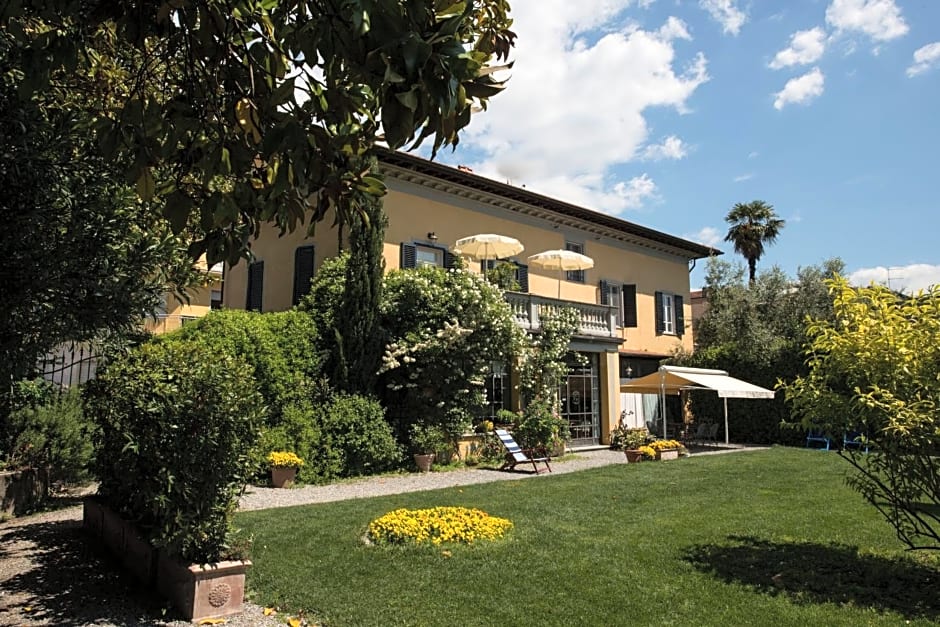 Al Porto Di Lucca B&B