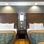 Econo Lodge Inn & Suites