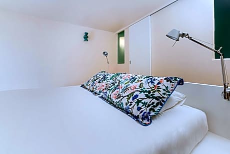 Deluxe Studio -Split Level