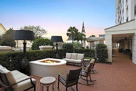 Courtyard by Marriott Charleston Historic District