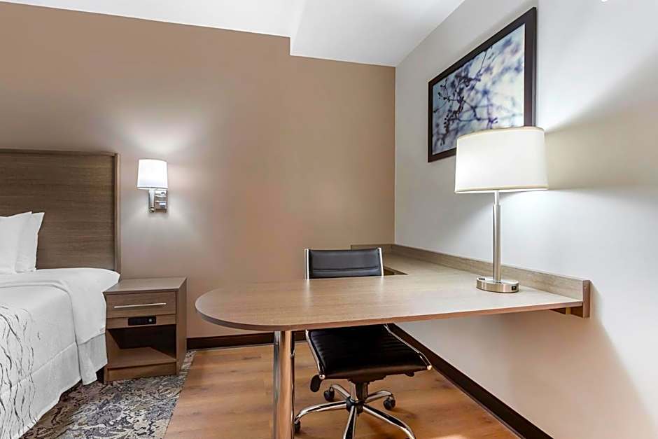 Red Roof PLUS+ Jamaica, NY - JFK Airport 