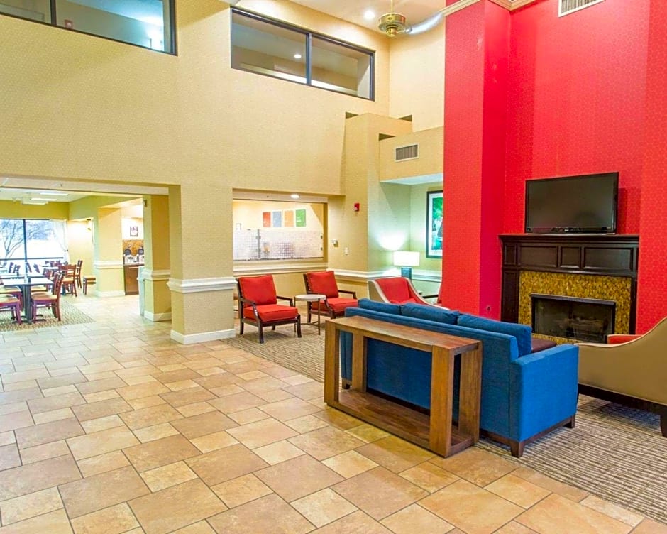 Comfort Suites Port Allen - Baton Rouge