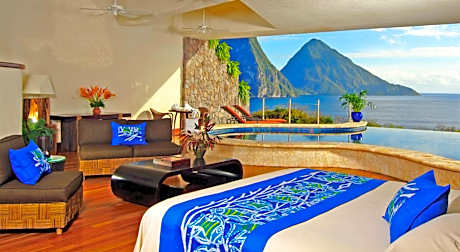 Moon Infinity Pool Sanctuary