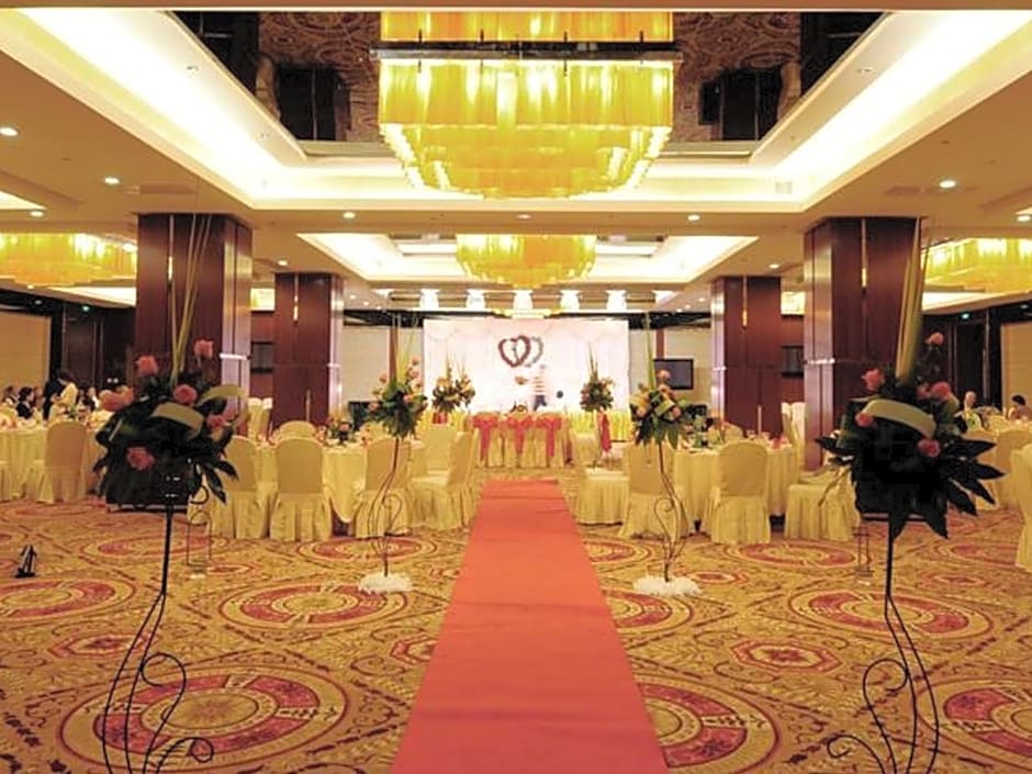 Golden Port Hotel