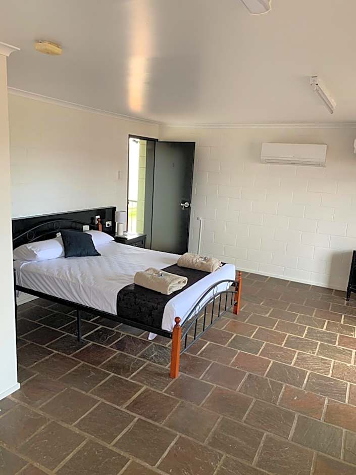 Longreach Most Central Motel