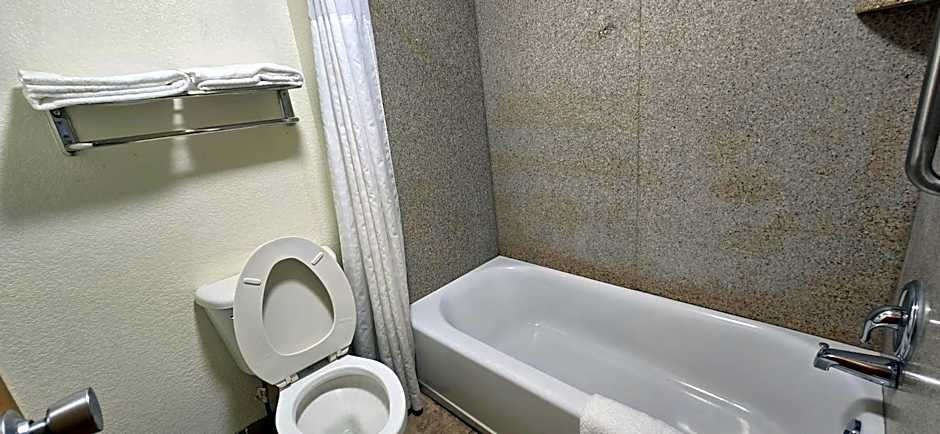 Super 8 by Wyndham Seguin