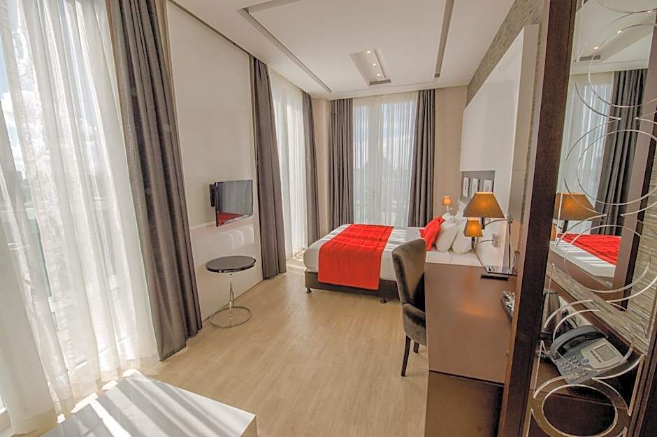 Grand Hotel Downtown