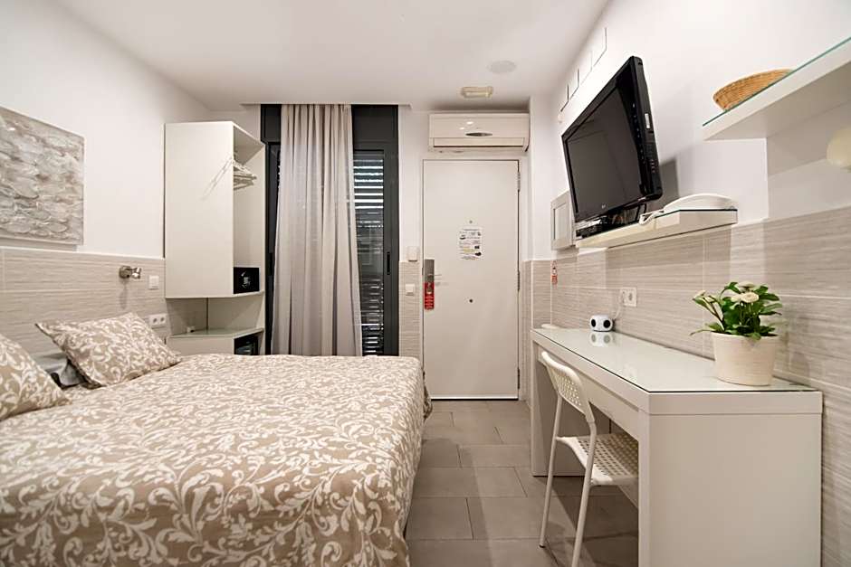 Hostal House