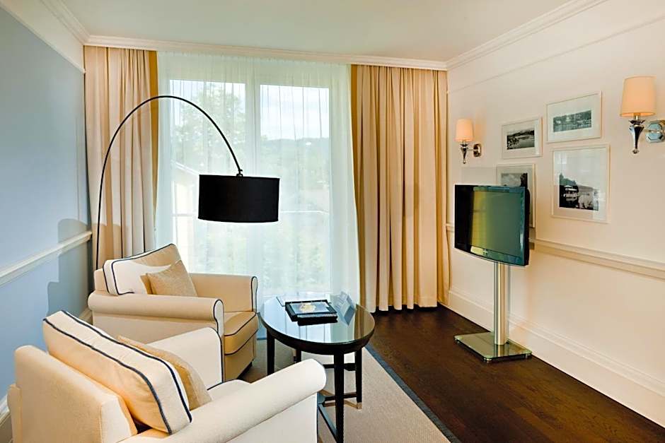 Lake's - My Lake Hotel