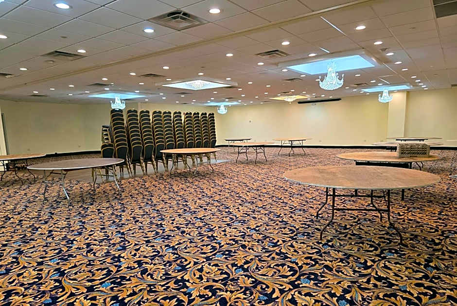 La Quinta Inn by Wyndham West Long Branch/NJ Shore Area