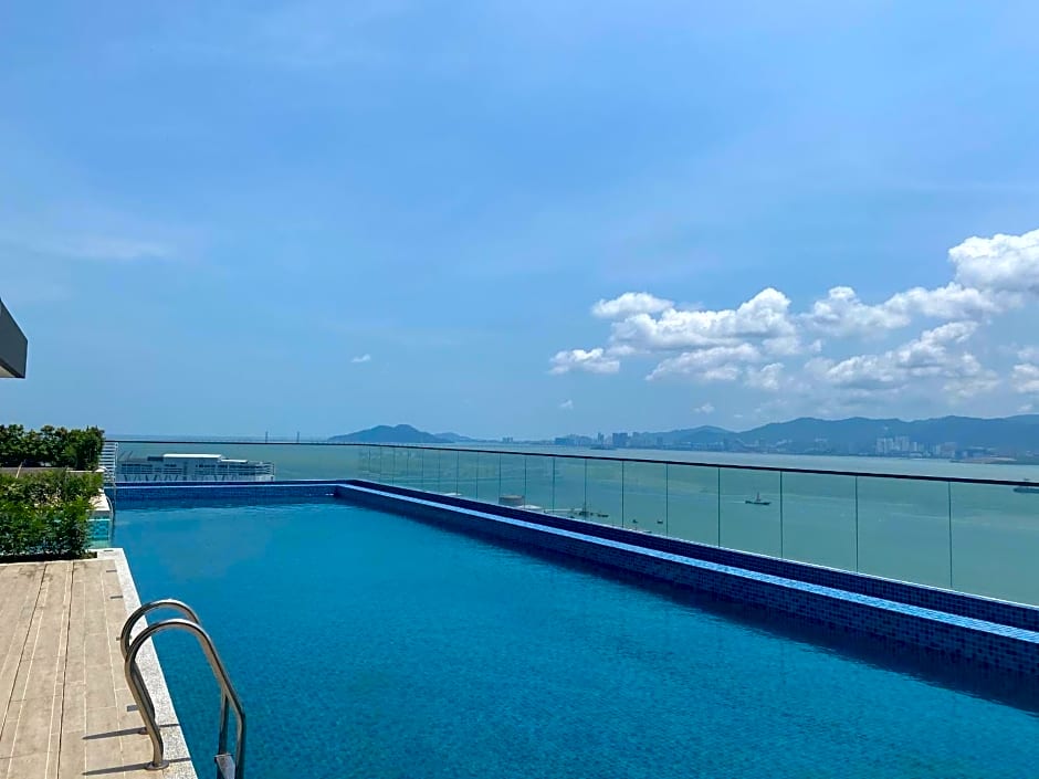 Crowne Plaza Penang Straits City, an IHG Hotel