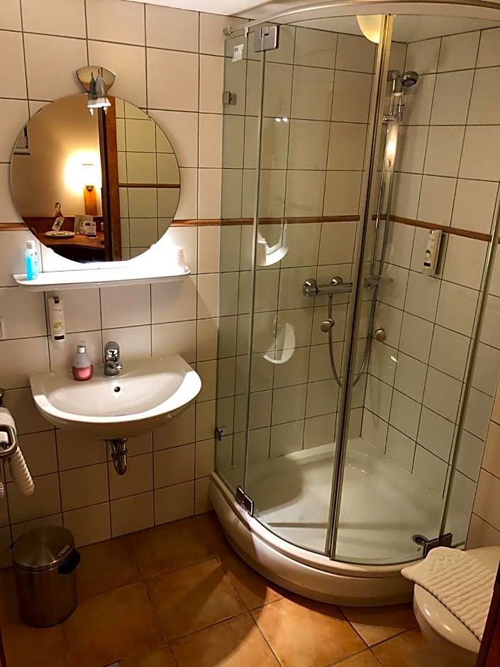 Hofgut Langenborn Wohnen auf Zeit möblierte Apartments Aschaffenburg Alzenau Frankfurt