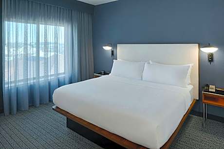 Queen Room with Two Queen Beds and Bathtub - Mobility Access/Hearing Accessible