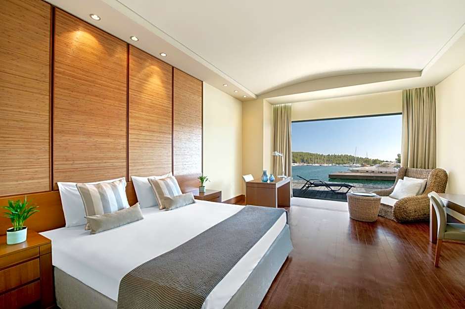 Photo 1 of 4 of Captain's Suite Marina Front