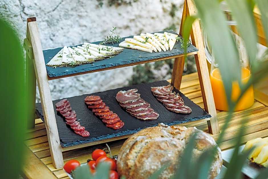 Hotel Poeta Jorge Manrique