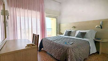 Double or Twin Room with Side Sea View