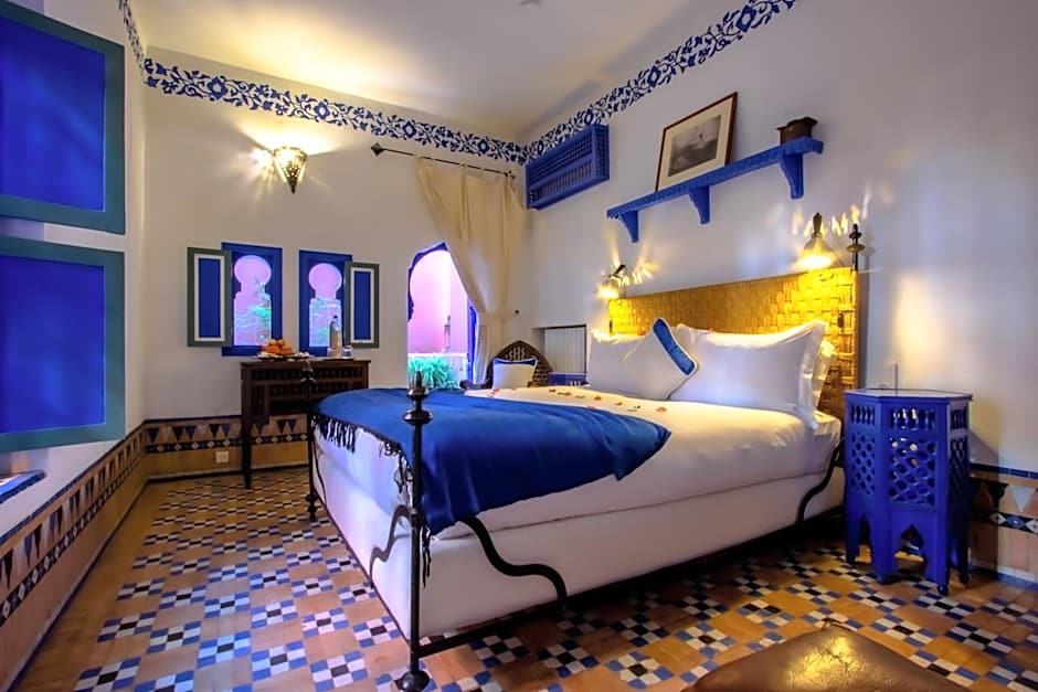 Riad Kaiss By Anika
