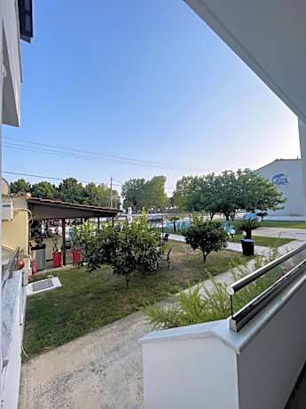 Deluxe One-Bedroom Apartment