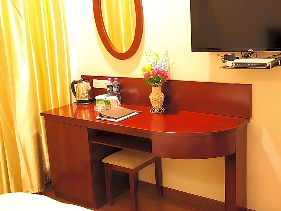 GreenTree Inn JiangSu DingShu Twon JieFang(E) Road Express Hotel