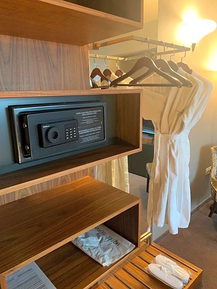 All Seasons Residence Design Hotel - Free parking