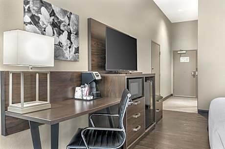 King Room with Bath Tub - Mobility Accessible/Non-Smoking