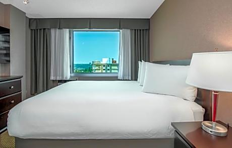 Premium Suite Kitchenette Queen