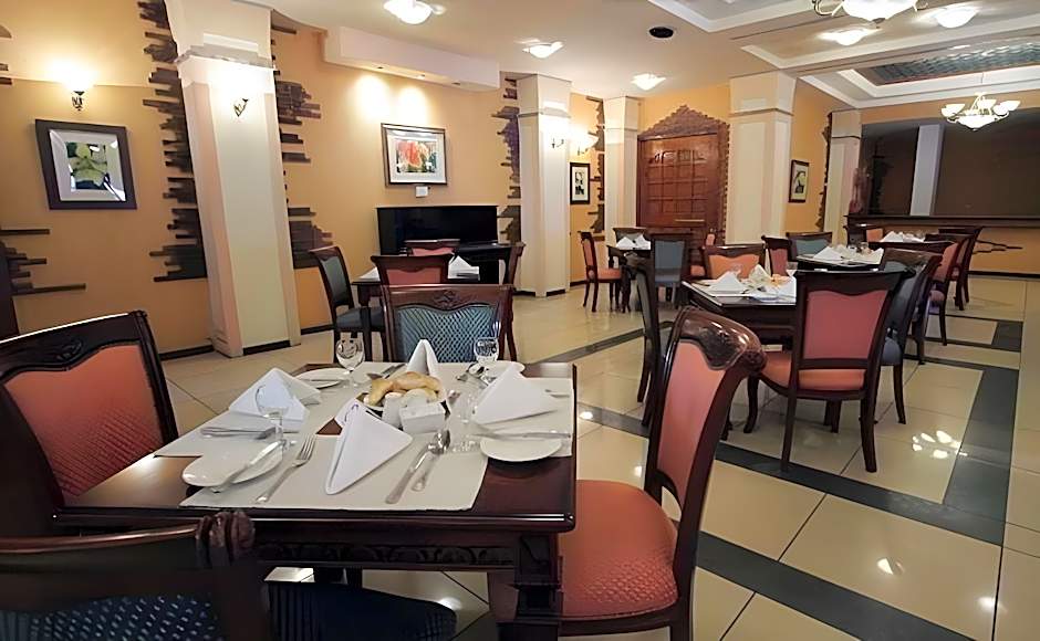 Le Grande Plaza Hotel