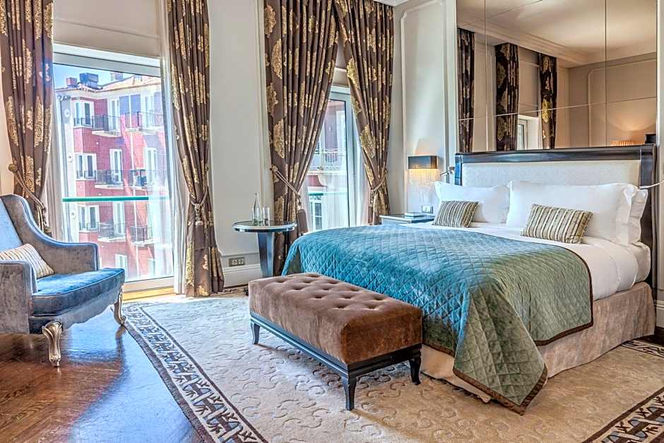 Photo 1 of 4 of Classic 1 King Bed