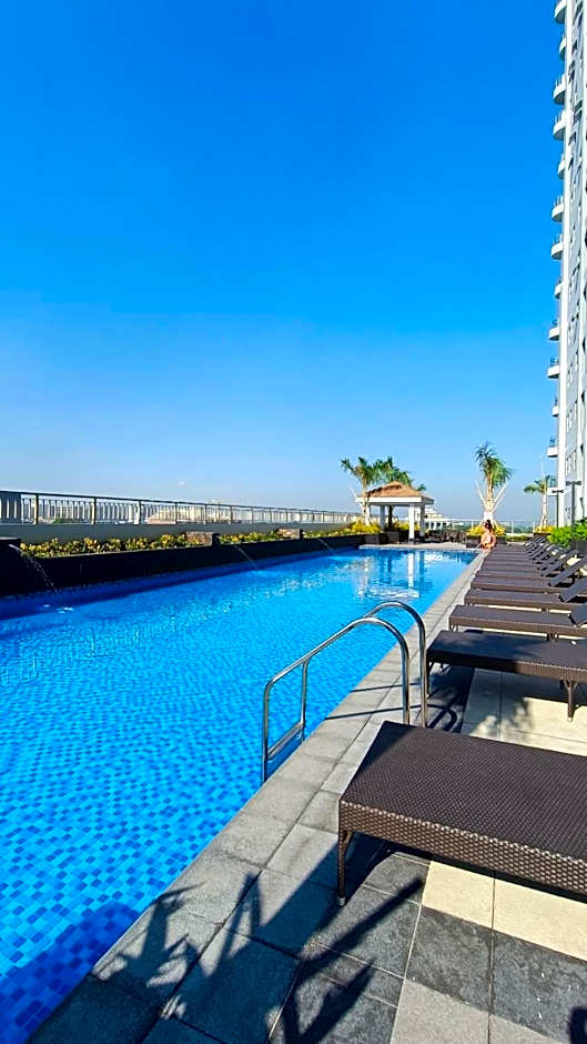 SMDC Coast Residences near PICC World Trade Center MOA