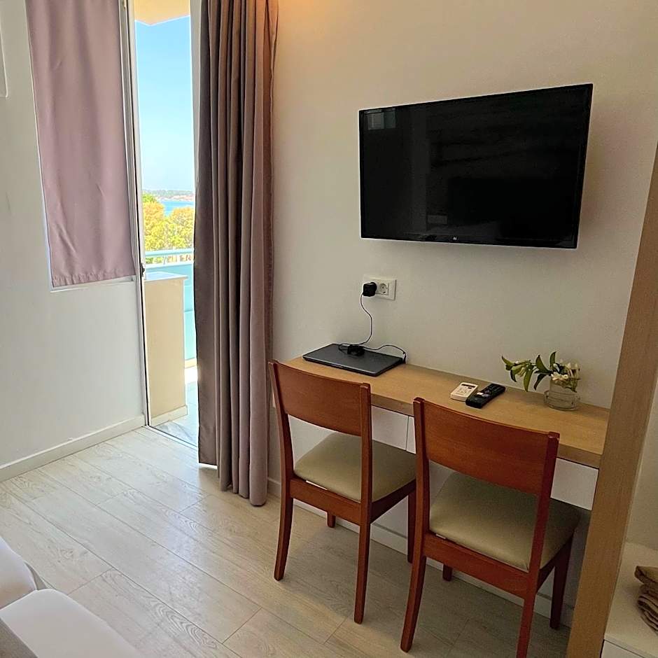 Christina Beach Hotel