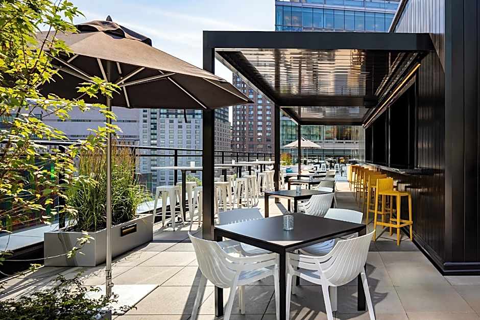 Humaniti Hotel Montreal, Autograph Collection