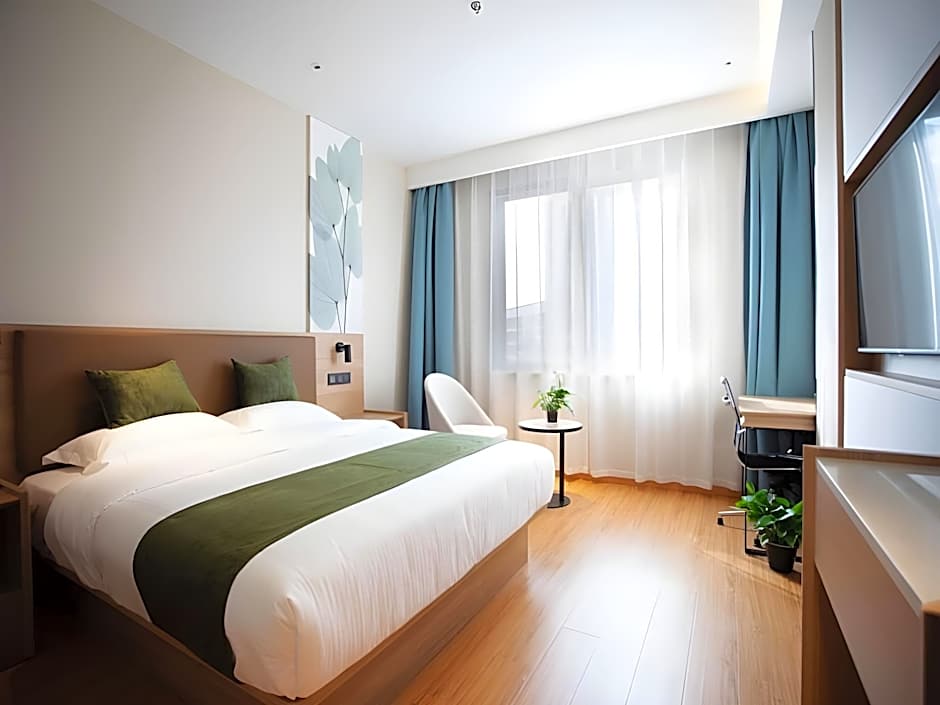 GreenTree Inn Express Shanghai Pudong Lingang New City Yunhan Road
