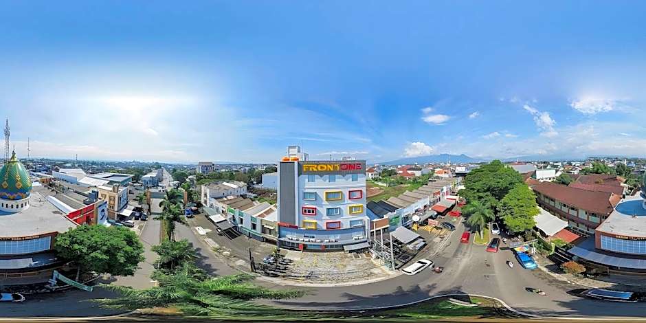 Front One Budget Malang