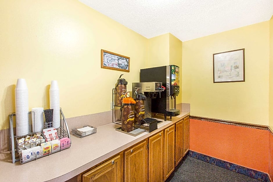 Days Inn by Wyndham Denison IA