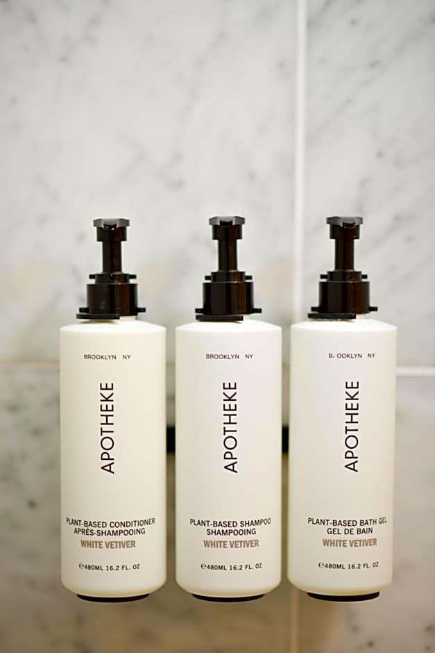 voco St. James Hotel by IHG