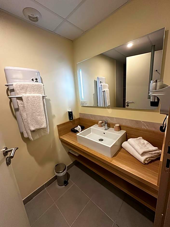 Brit Hotel Montargis
