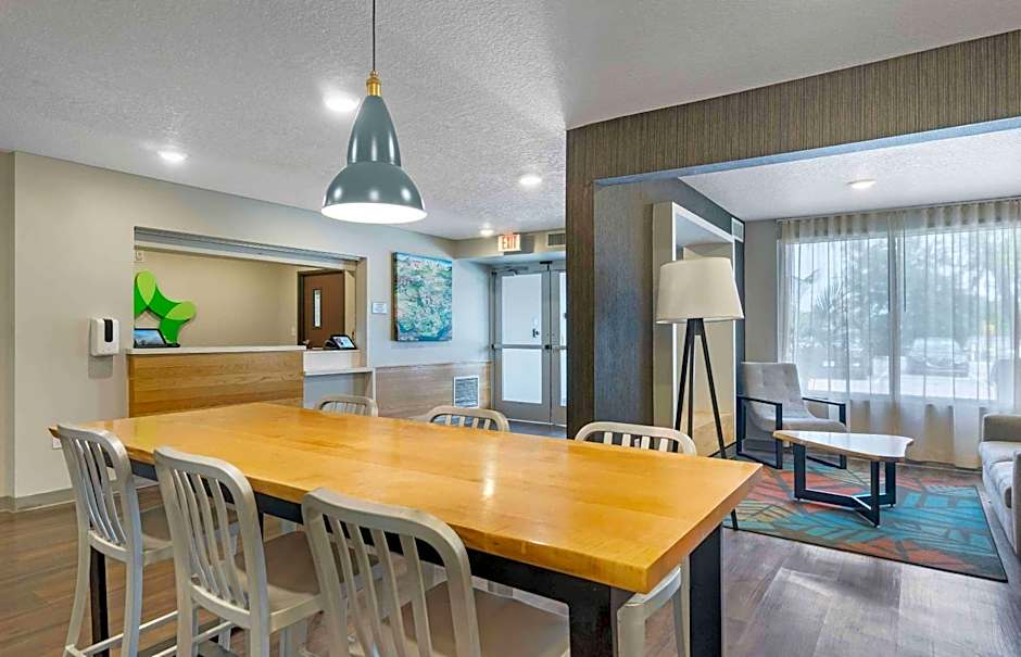 Extended Stay America Select Suites - Tampa - Northeast