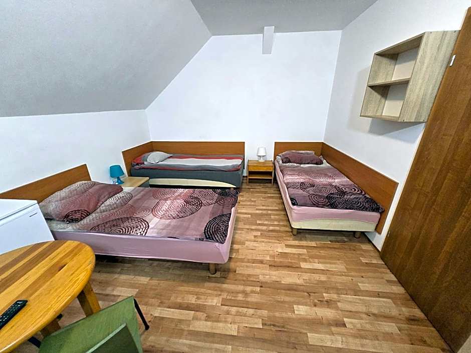 KWT Hostel Nowogard - Self Check-In - Wejscie na KOD