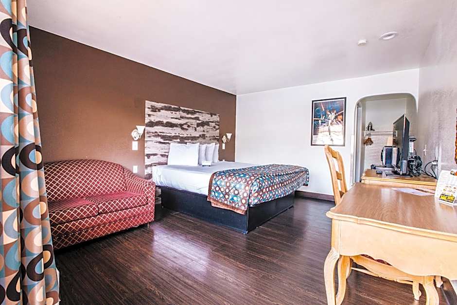 Anaheim Discovery Inn And Suites