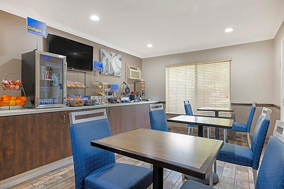 Best Western Courtesy Inn Hotel - Anaheim Resort at the Park