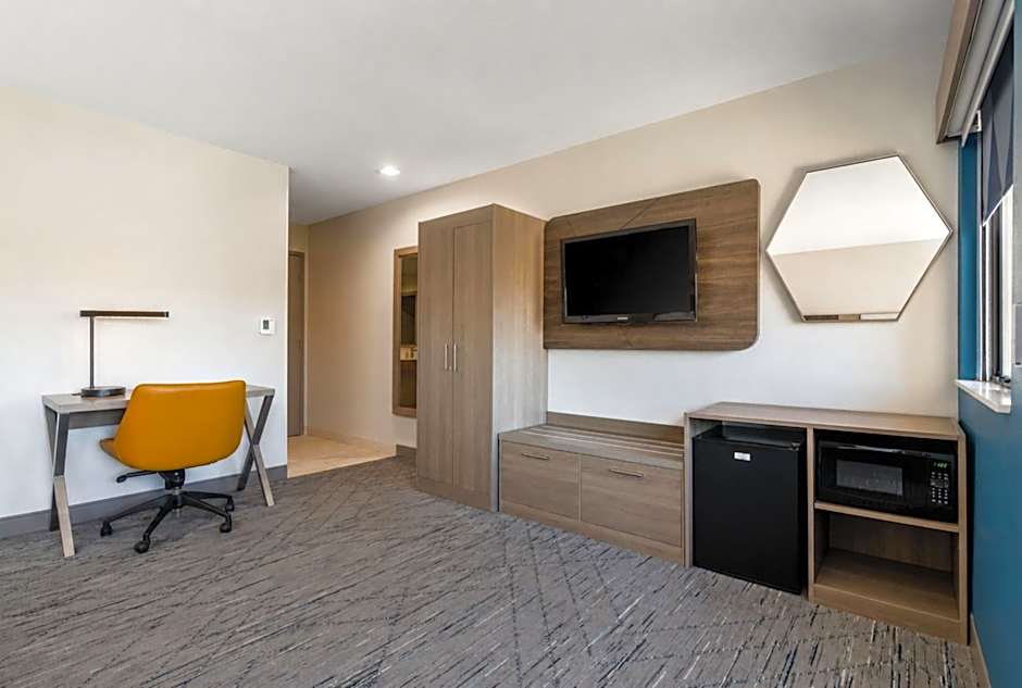 Holiday Inn Express San Diego South - National City By IHG