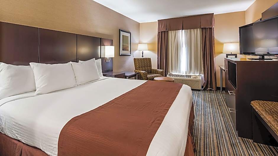 Photo 1 of 3 of 1 King Bed Suite